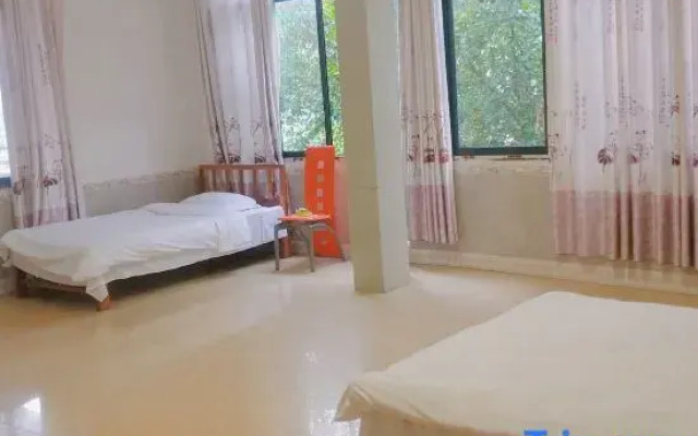 Luodian Xinhe Hotel