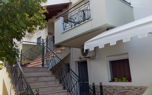 Апартаменты Nikos Apartments вид на фасад