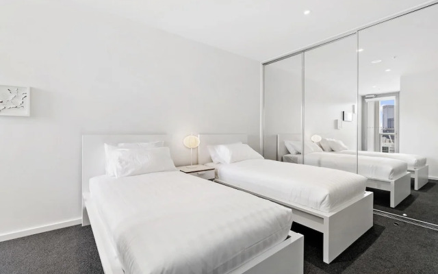 ABIGAIL, 2BDR Docklands Apartment