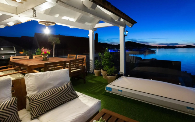 Luxury LeNi Guest House