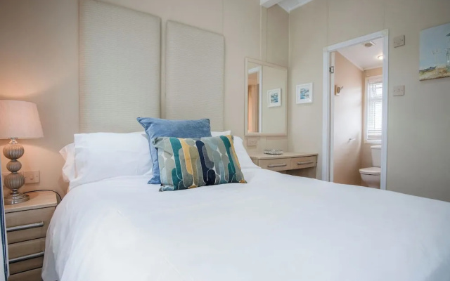 1 Manor Lodge - 3 Bedroom Lodge - Pendine