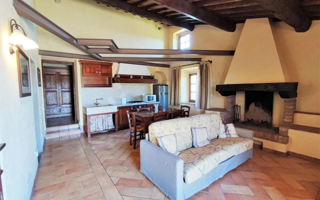 Tranquil Tuscan Stay With Pool