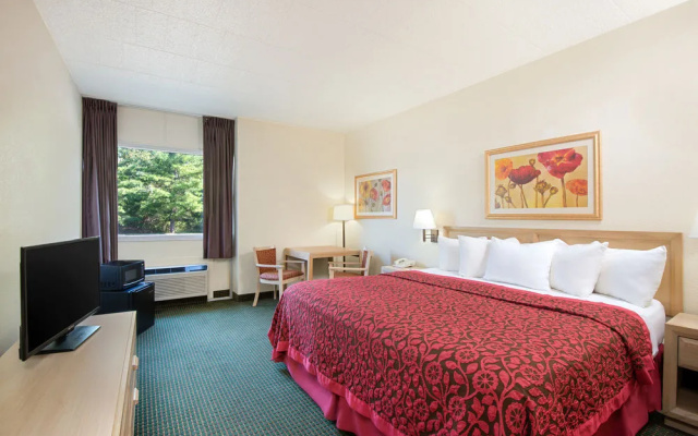 Studio 6 Suites Fremont, OH