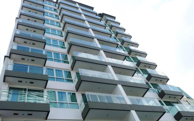 Апартаменты GM Serviced Apartment Бангкок вид на фасад