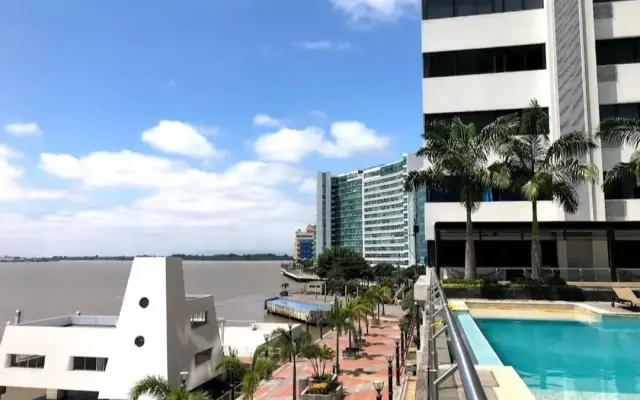 Ecusuites Room 44 bellini Gye Santa Ana
