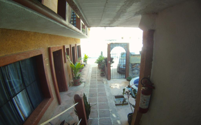 Suites Playa La Ropa Hotel El Pirata