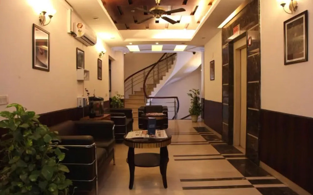 First Star HUDA Metro by FabHotel