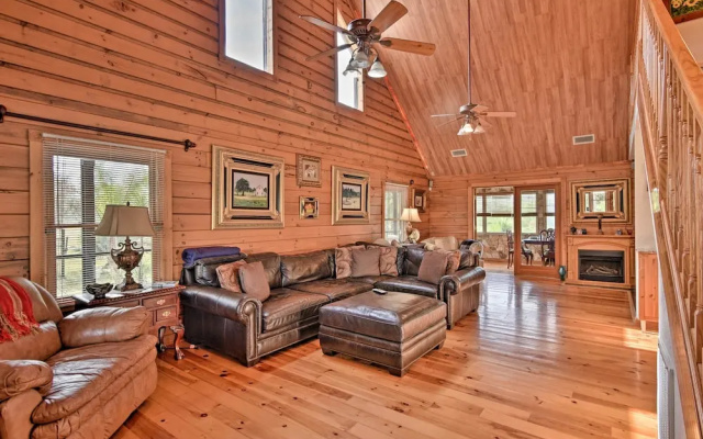 40-acre Farm w/ Animals & Fishing in Sebring!