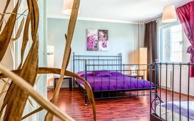 Отель Alexanderplatz Apartments Германия, Берлин - отзывы, цены и фото номеров - забронировать отель Alexanderplatz Apartments онлайн комната для гостей