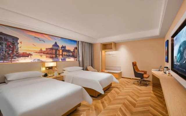 Vienna Hotel (Nanjing Hexi Golden Eagle Shop)