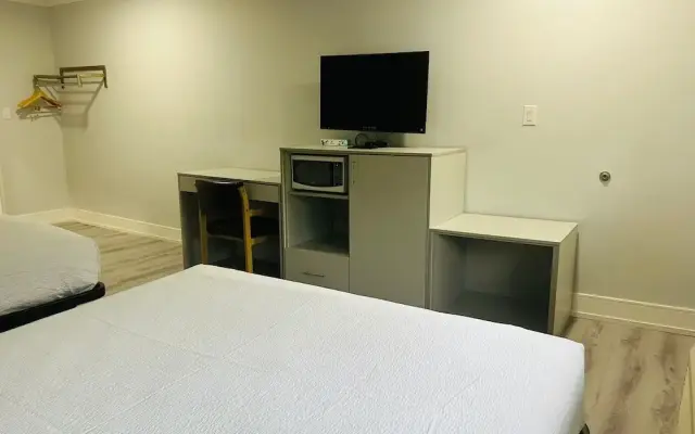 Motel 6 – Cornwall, ON