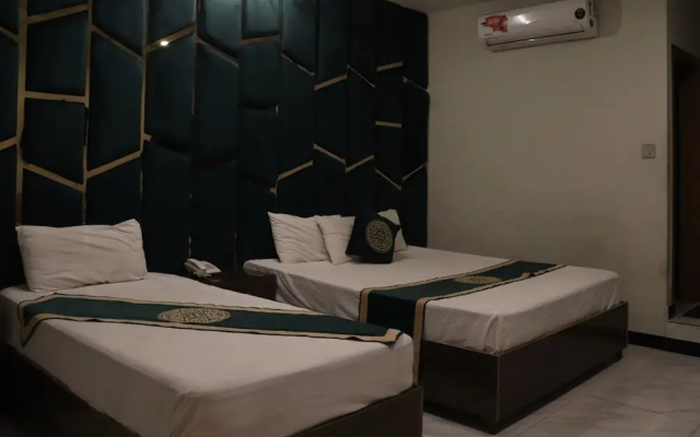 Manat Hotel