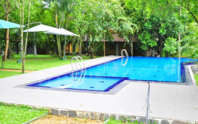 Lake Serenity Boutique Hotel