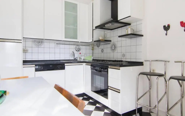 Apt 80 m2, wifi, jacuzzi, 5 guests, 10 m center