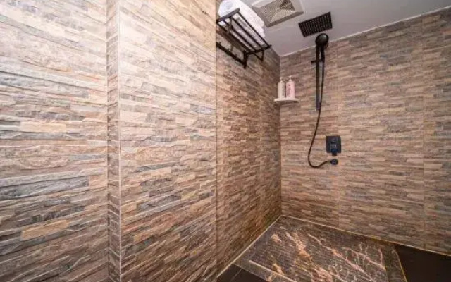 Xiangyang Youth Fengshang Hotel