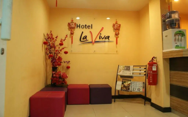 OYO 216 La Viva Hotel