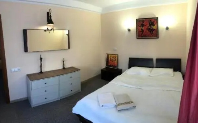 Apartment on Starokievskiy 5