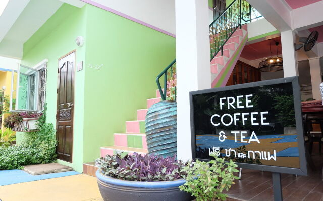 Отель Issara House Bangkok вид на фасад