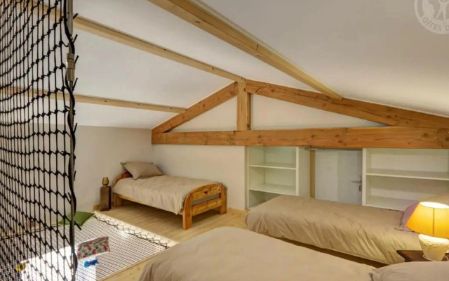 Gite Panissières, 3 pièces, 8 personnes - FR-1-496-215