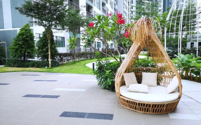 YOLO Budget CONDO Premium Facilities
