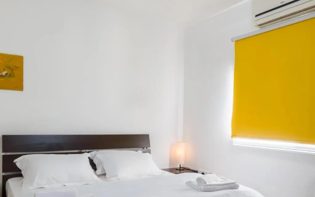 Silver Apartment 3