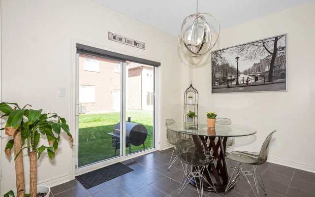 4 bdrms Milton near Toronto and Niagara