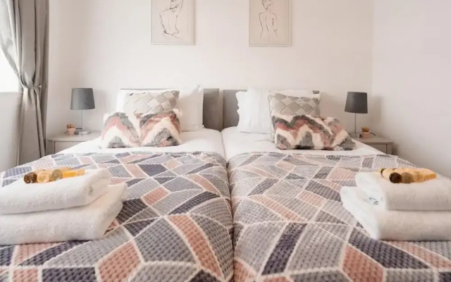 Convenient Wirral Retreat