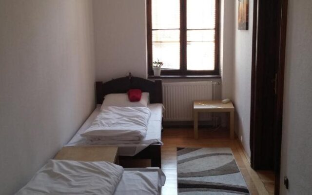 Walking Bed Budapest Hostel