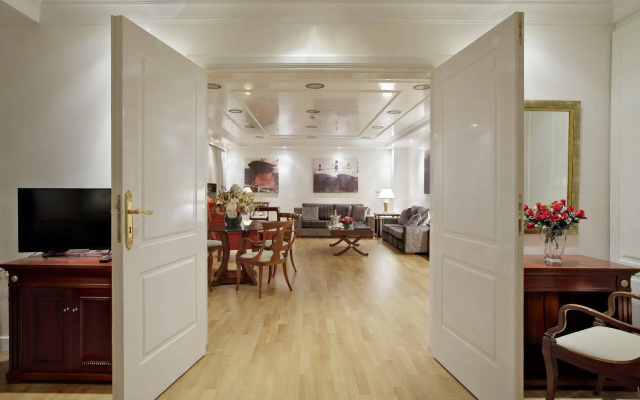Piraeus Theoxenia Hotel