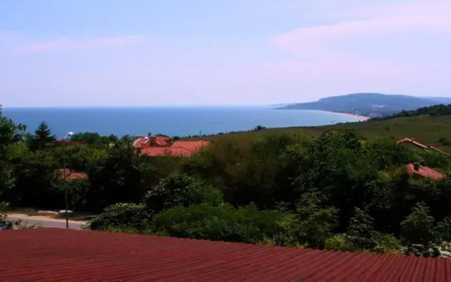 Villa Maka