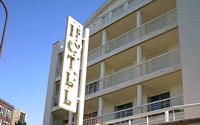 Hotel Tre Fontane вид на фасад