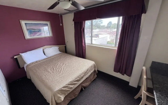 Economy Inn