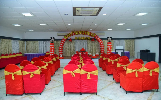 Lion Lords Inn Rajula