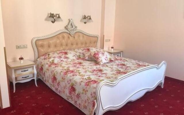 Boutique Family Hotel Vsk Kentavar Боженци вид на фасад