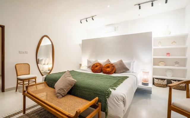 Villa Ozkar - Elegant 3 Bedroom Villa with Pool & Sunset Terrace
