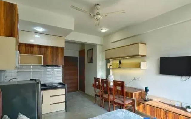 Modern Studio Near Bombay Hospital |Juliet Balcony