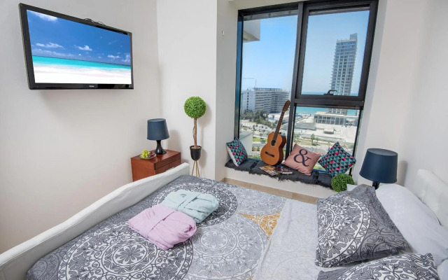 Bat Yam Luxery 4BR Sea View Suite