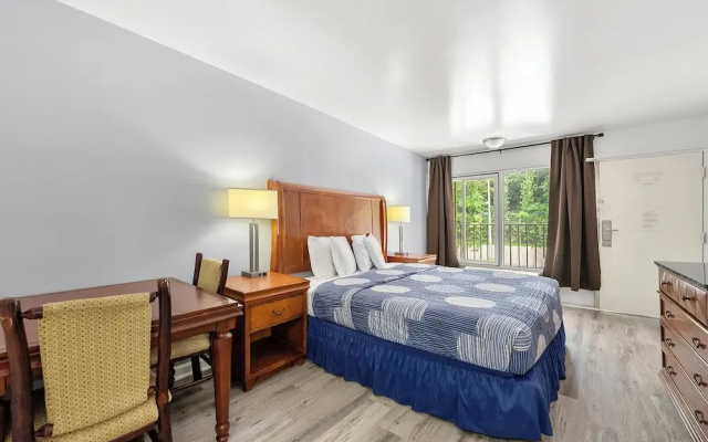 Budgetel Inn and Suites