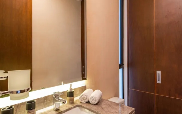 Two Bedroom Luxury Apartment by TuLuna