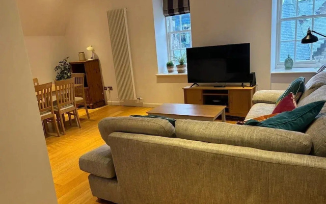 Executive Level Quartermile two Bedroom Apartment - Extremely Central