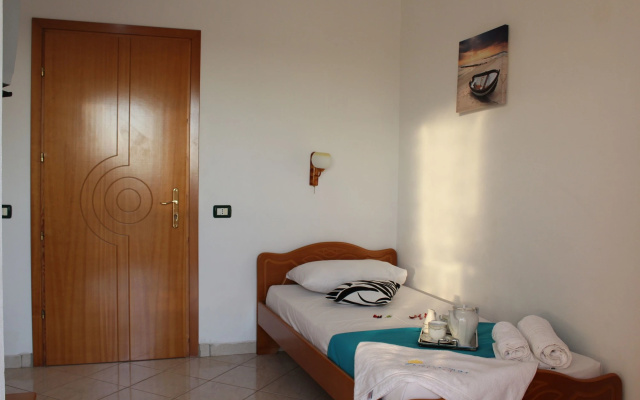 Sunny Hotel