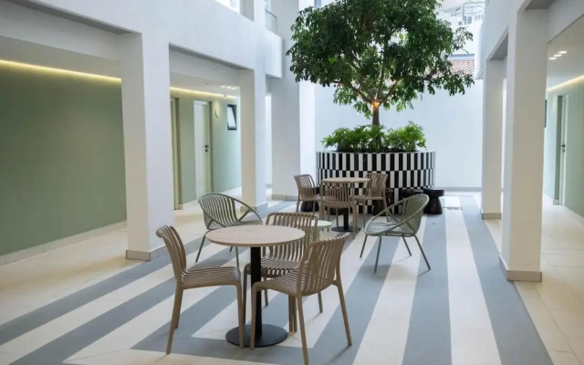 Luxurious Sea Point Studio Apartment