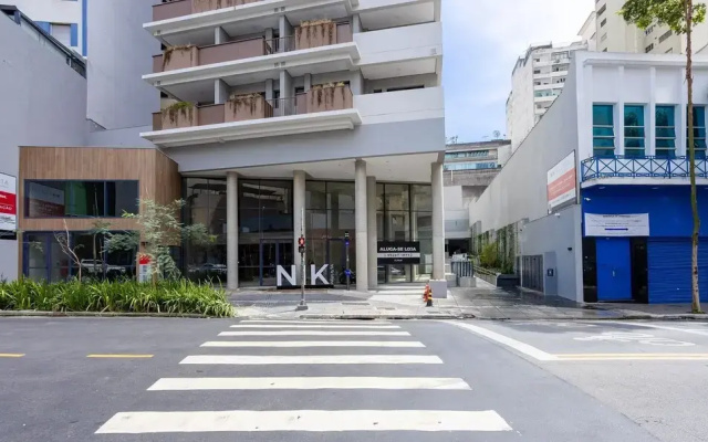 Apt w/ Balcony & View, 650m From the Metro Nik0504