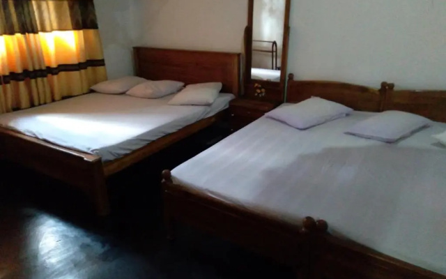 Kumudu Holiday Home