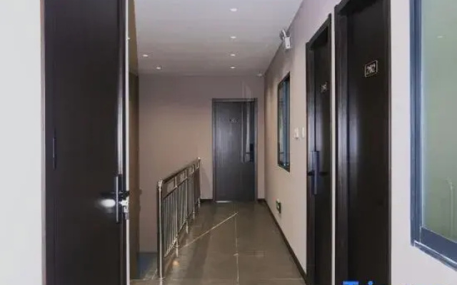 Haoqing E-Sports Hotel