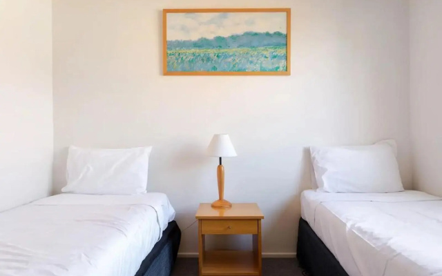 Lamplighter Motel