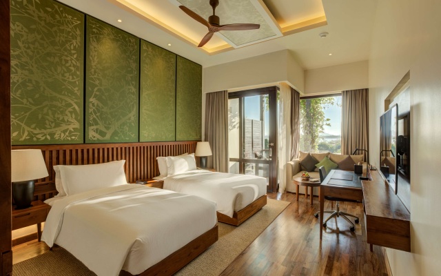DoubleTree by Hilton Weerawila Rajawarna Resort