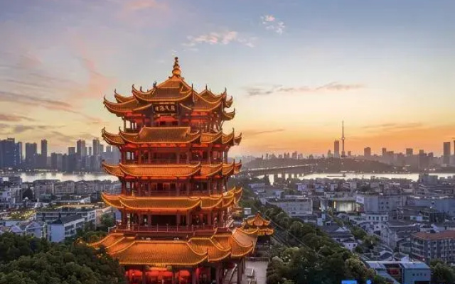 Leishen E-Sports Hotel (Wuhan South Lake Huazhong Agricultural University)