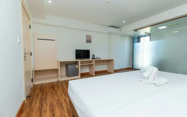 lucky Elephant Hotel