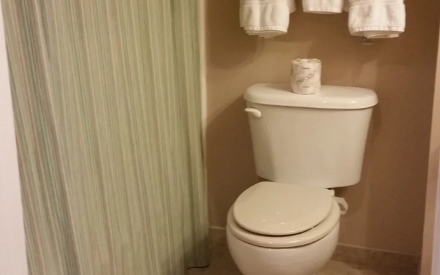 Breakwater Inn
